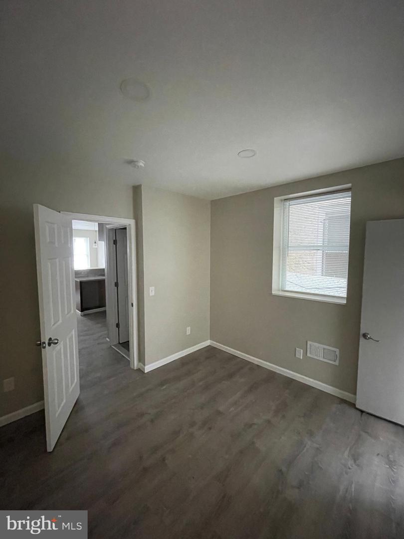 1405 W Pacific St Property Photo 15