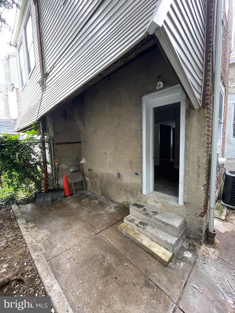 1405 W Pacific St Property Photo 16