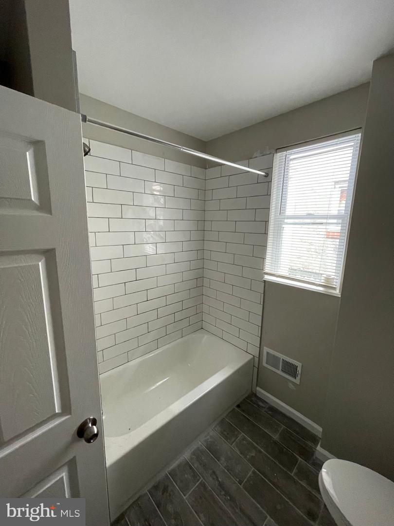 1405 W Pacific St Property Photo 29