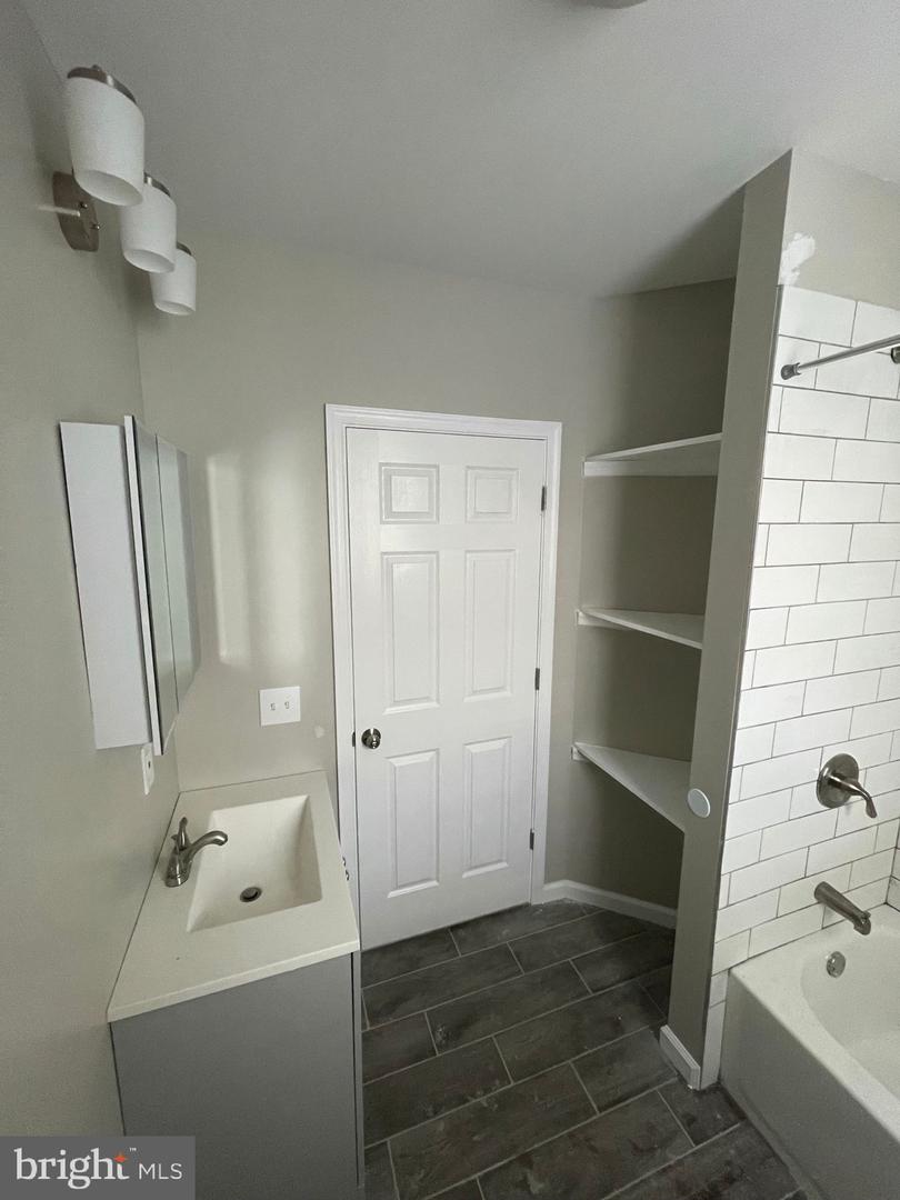 1405 W Pacific St Property Photo 30