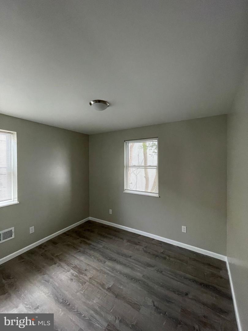 1405 W Pacific St Property Photo 32