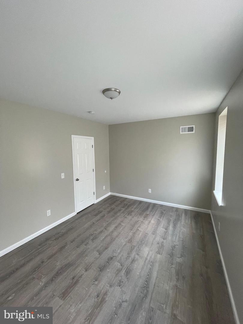 1405 W Pacific St Property Photo 43