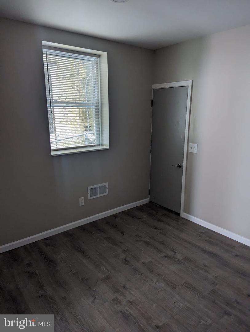 1405 W Pacific St Property Photo 46