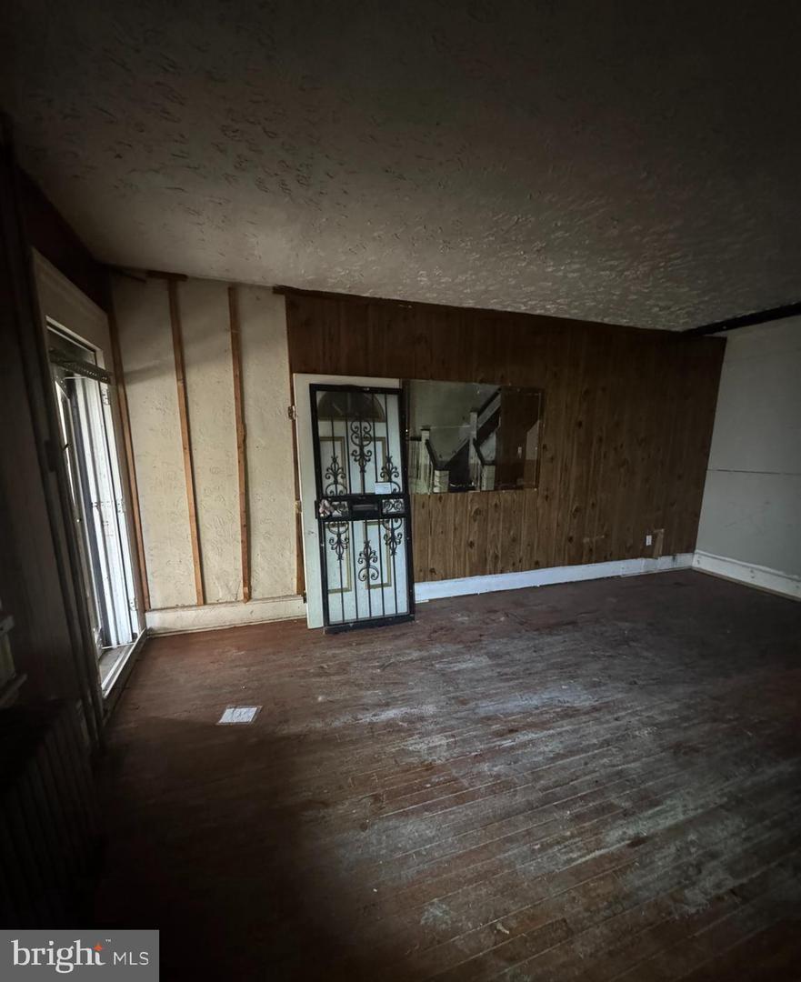 338 N Robinson St Property Photo 6