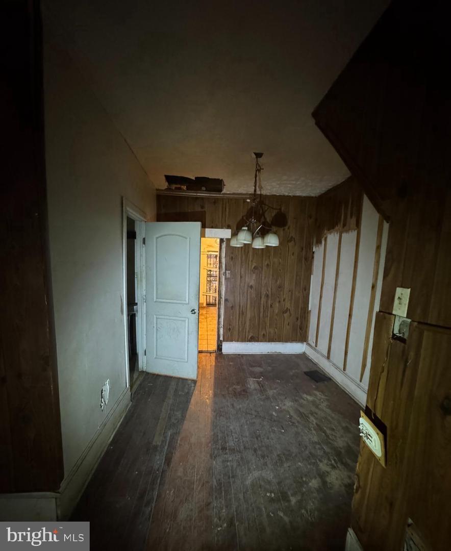 338 N Robinson St Property Photo 7