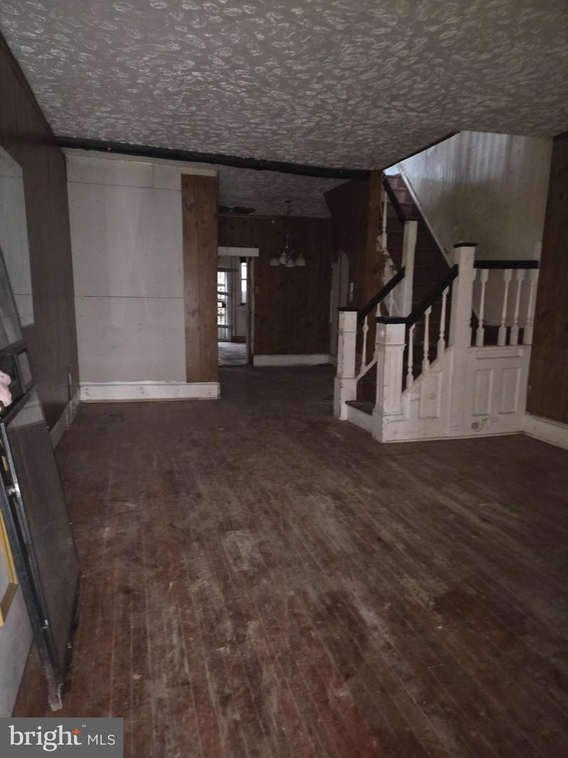 338 N Robinson St Property Photo 15