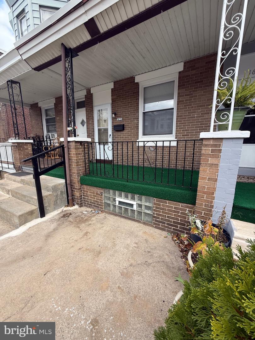 1625 BRILL ST Property Photo 1