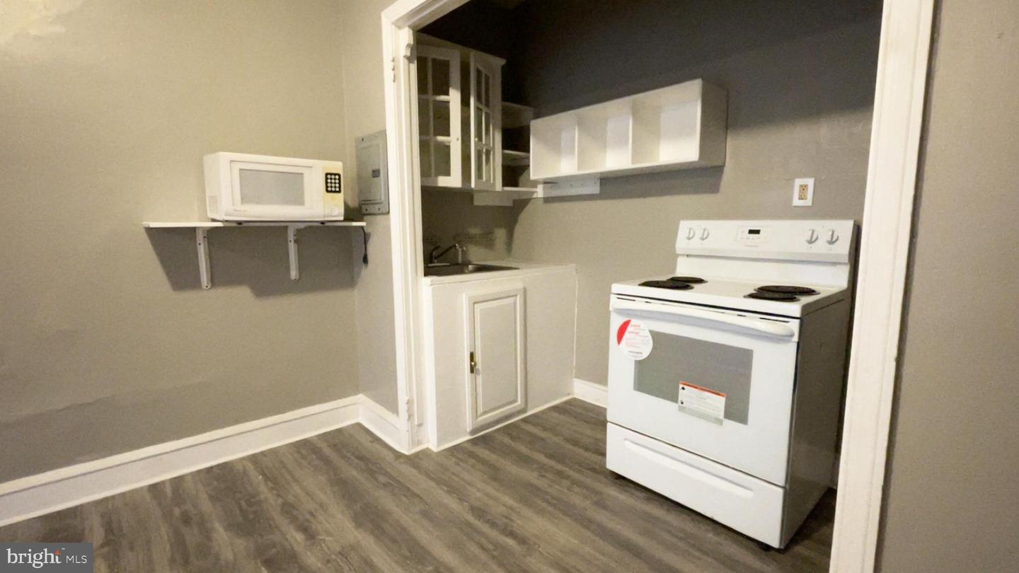 4637 Leiper #unit 2 Property Photo 8