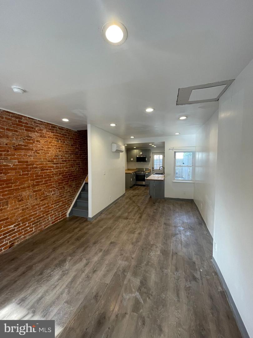 4511 Laird St Property Photo 2