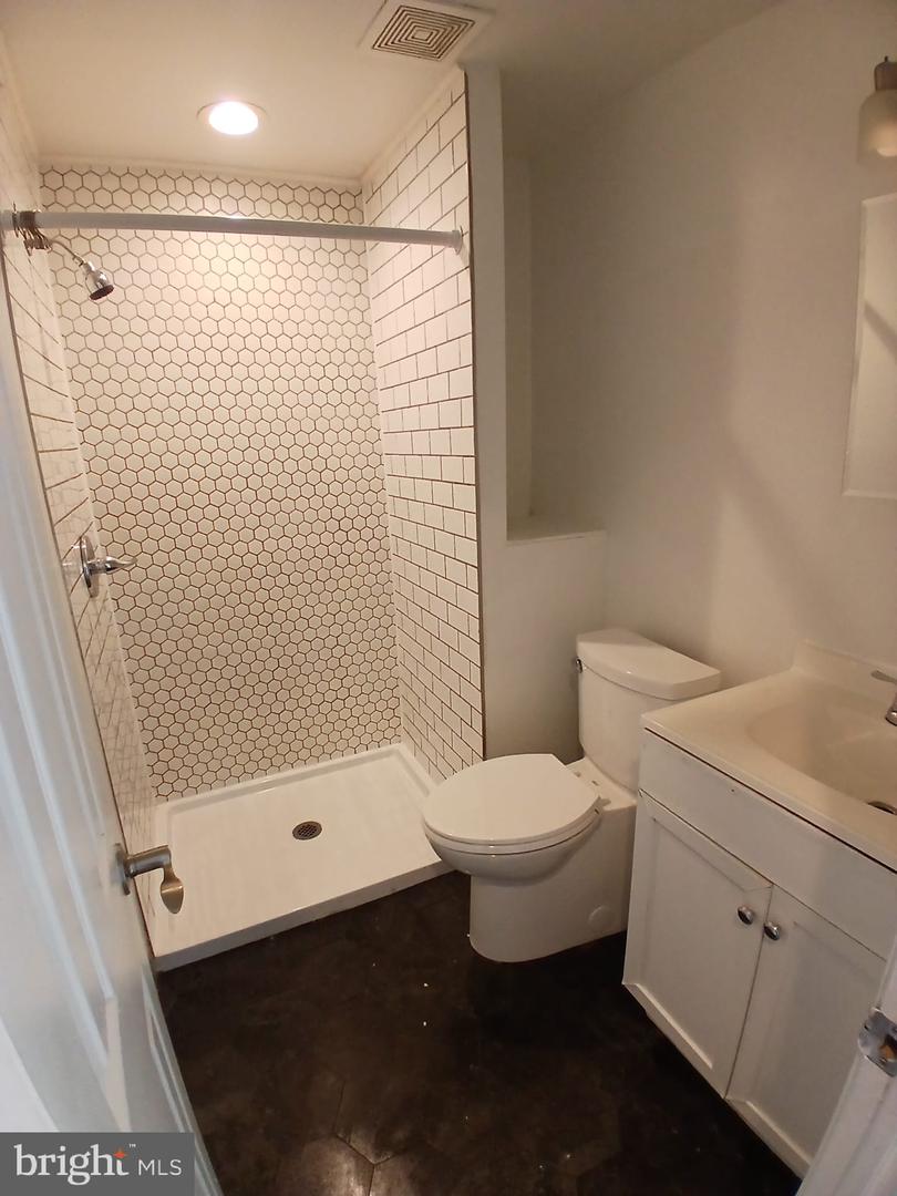 4511 Laird St Property Photo 12