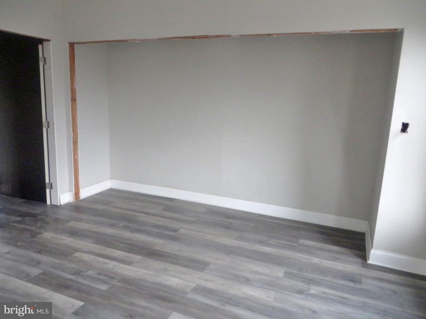 5715 Torresdale Ave Property Photo 5