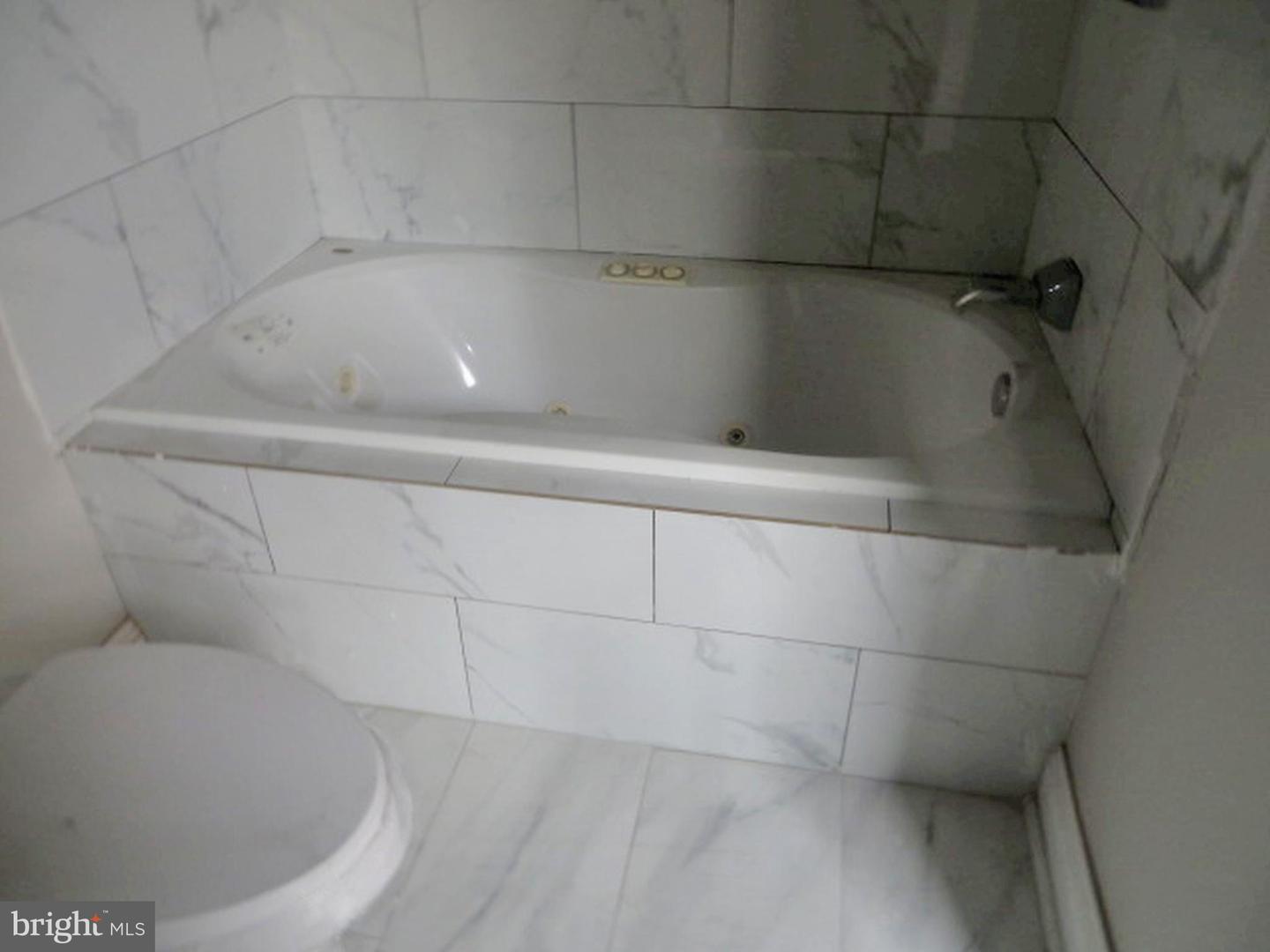 5715 Torresdale Ave Property Photo 8
