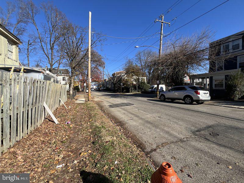 145 W Queen Ln Property Photo 12