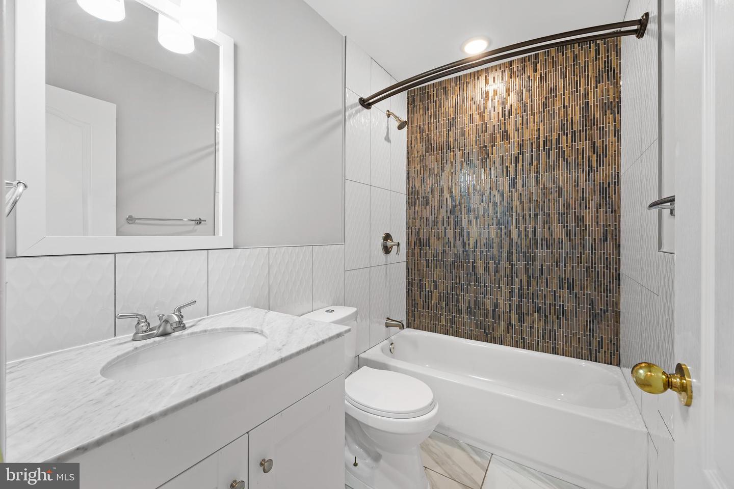 6940-2 Torresdale Ave Property Photo 8