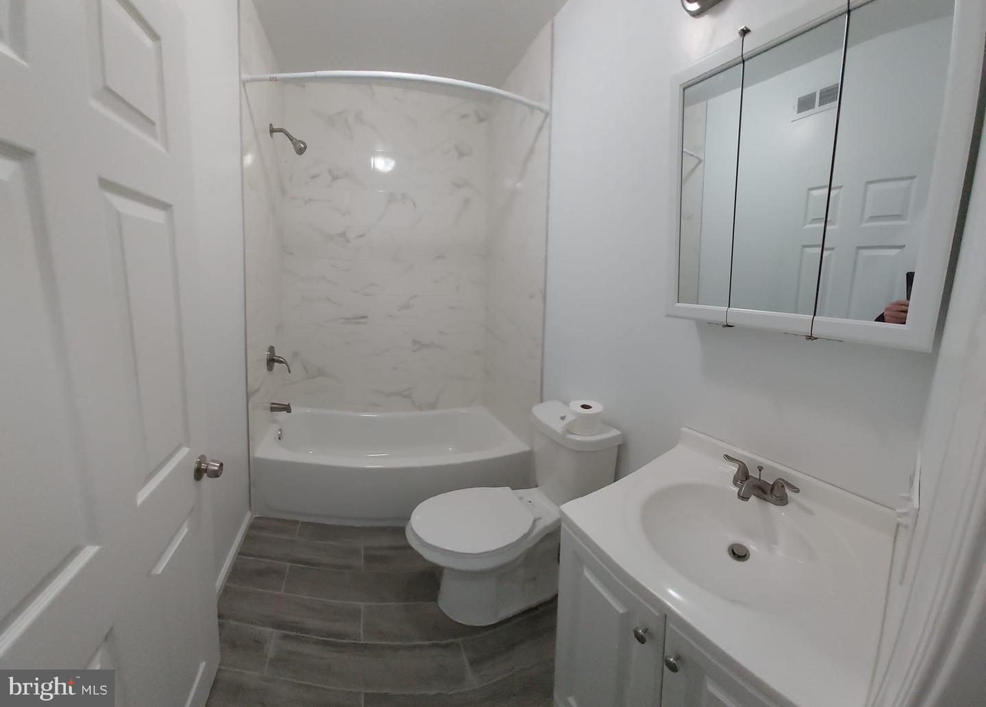 1417 Lenox Ave Property Photo 4