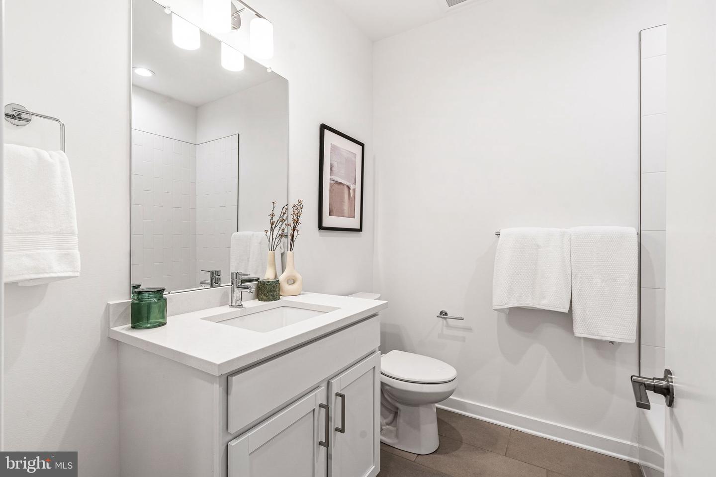 3024 Vice Admiral Way Property Photo 18