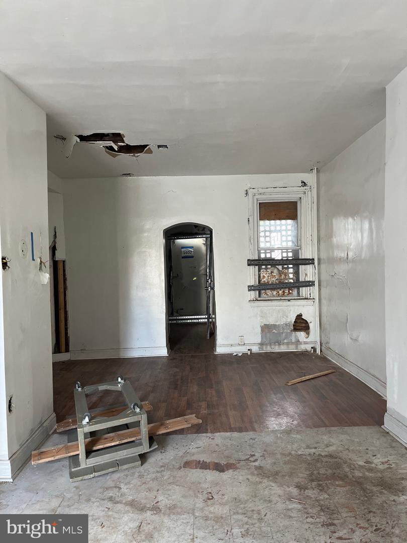 2234 E Venango St Property Photo 4