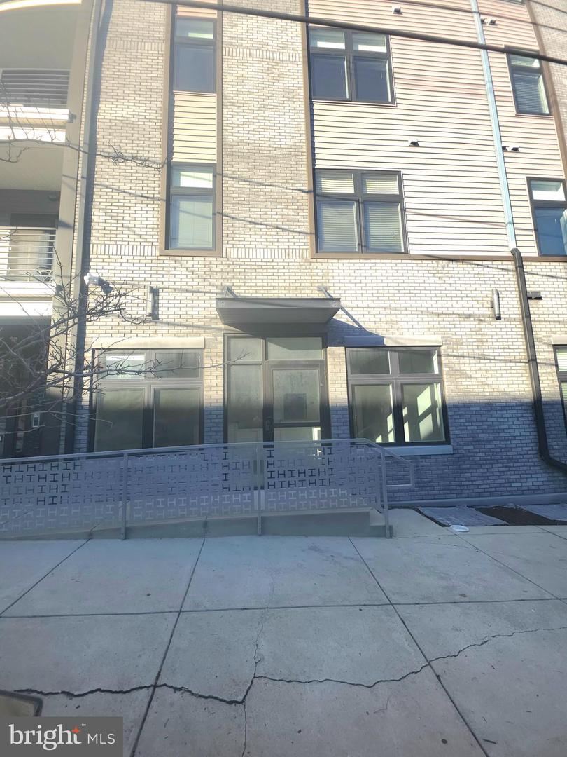 3925 Haverford Ave #100 Property Photo 2