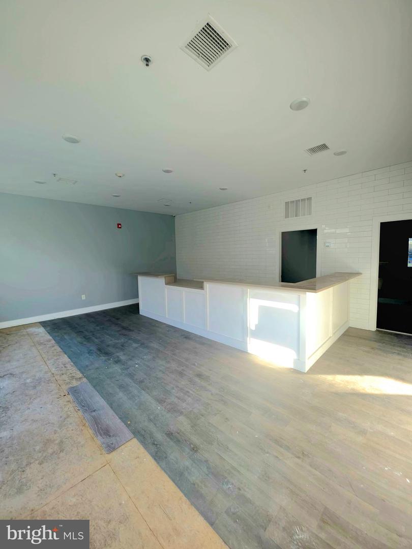 3925 Haverford Ave #100 Property Photo 9