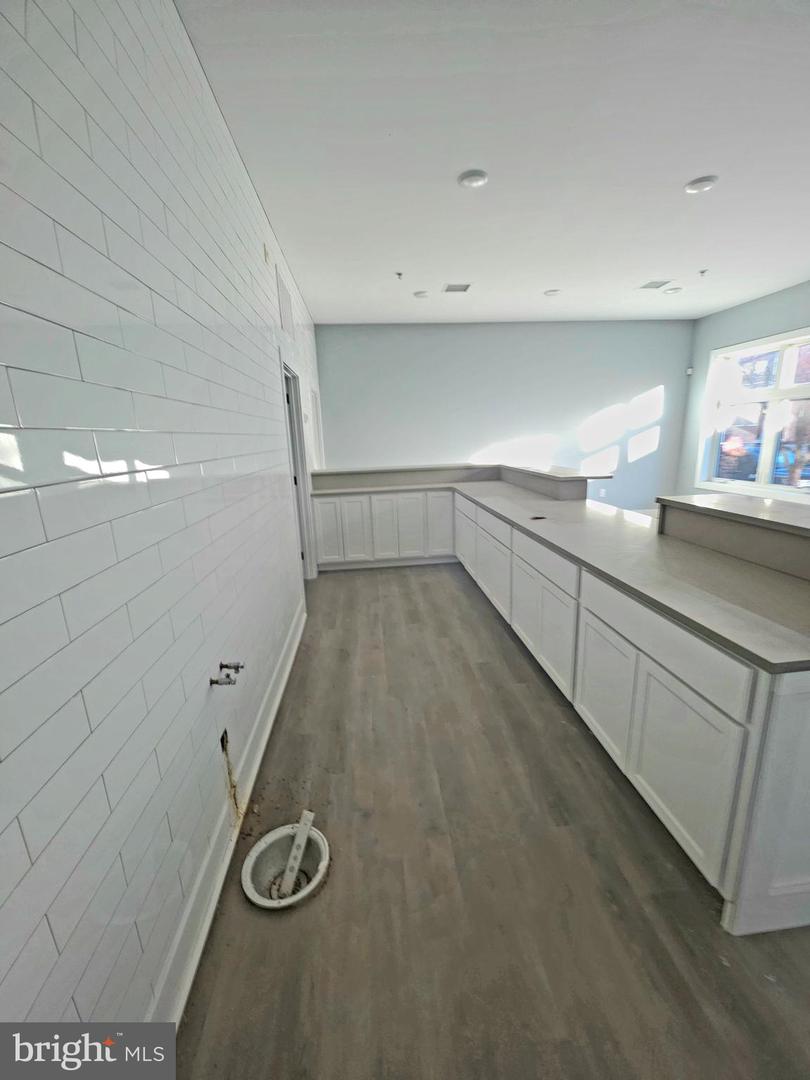 3925 Haverford Ave #100 Property Photo 10