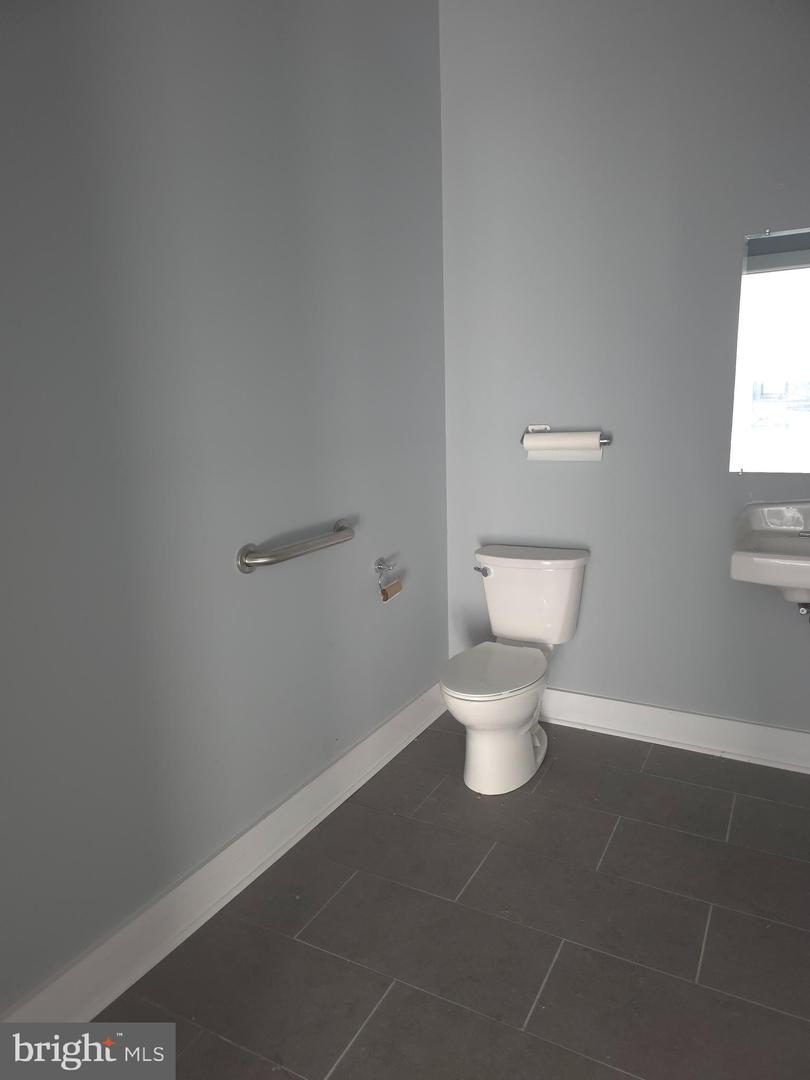 3925 Haverford Ave #100 Property Photo 12
