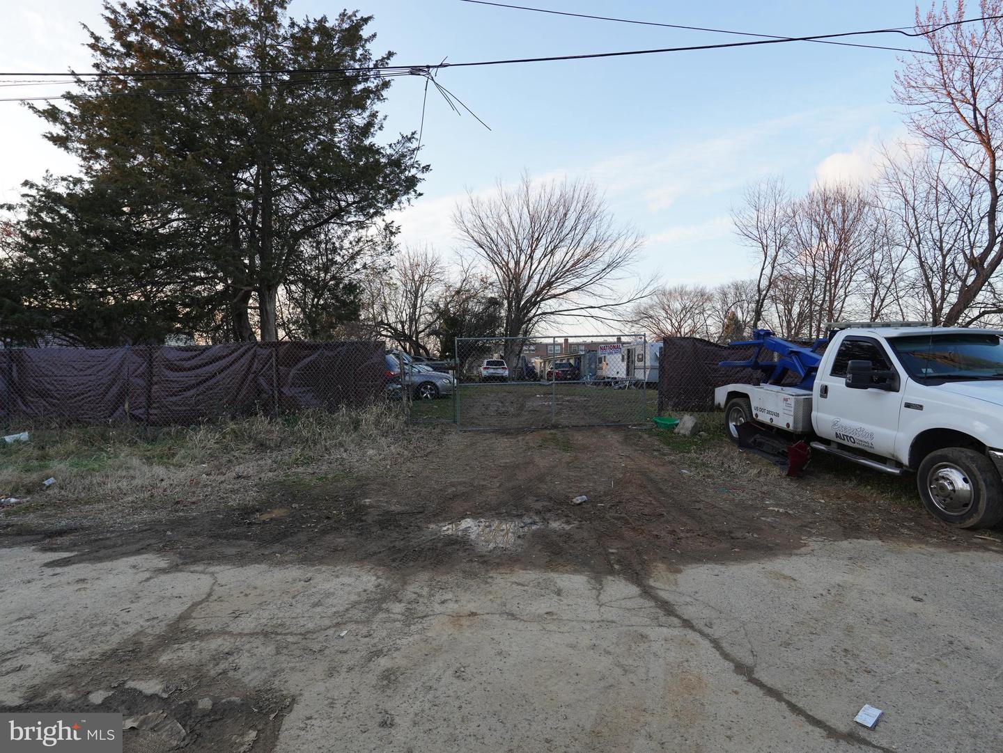 7627 Este Ave Property Photo 13
