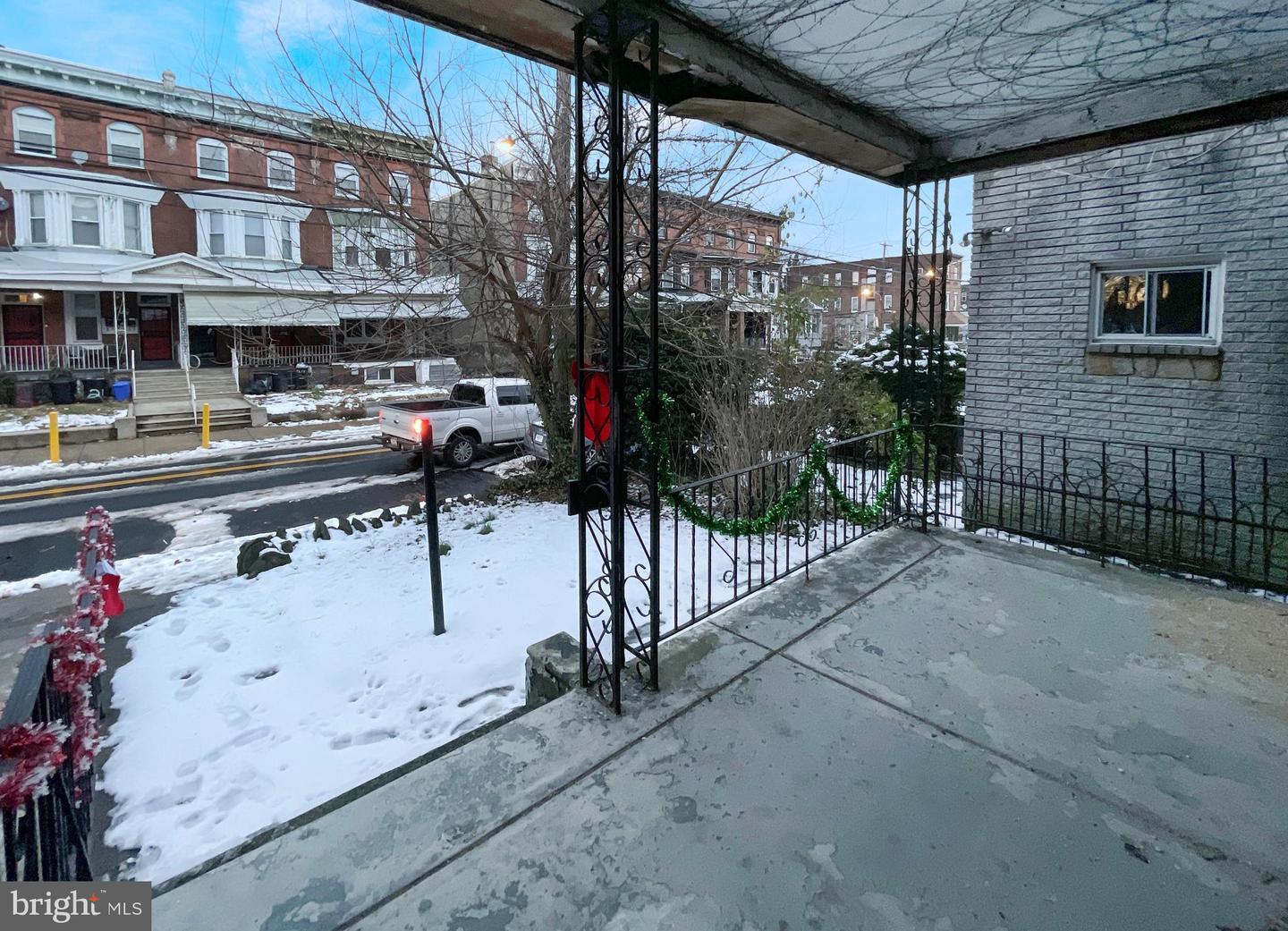 2112 W Ontario St Property Photo 9