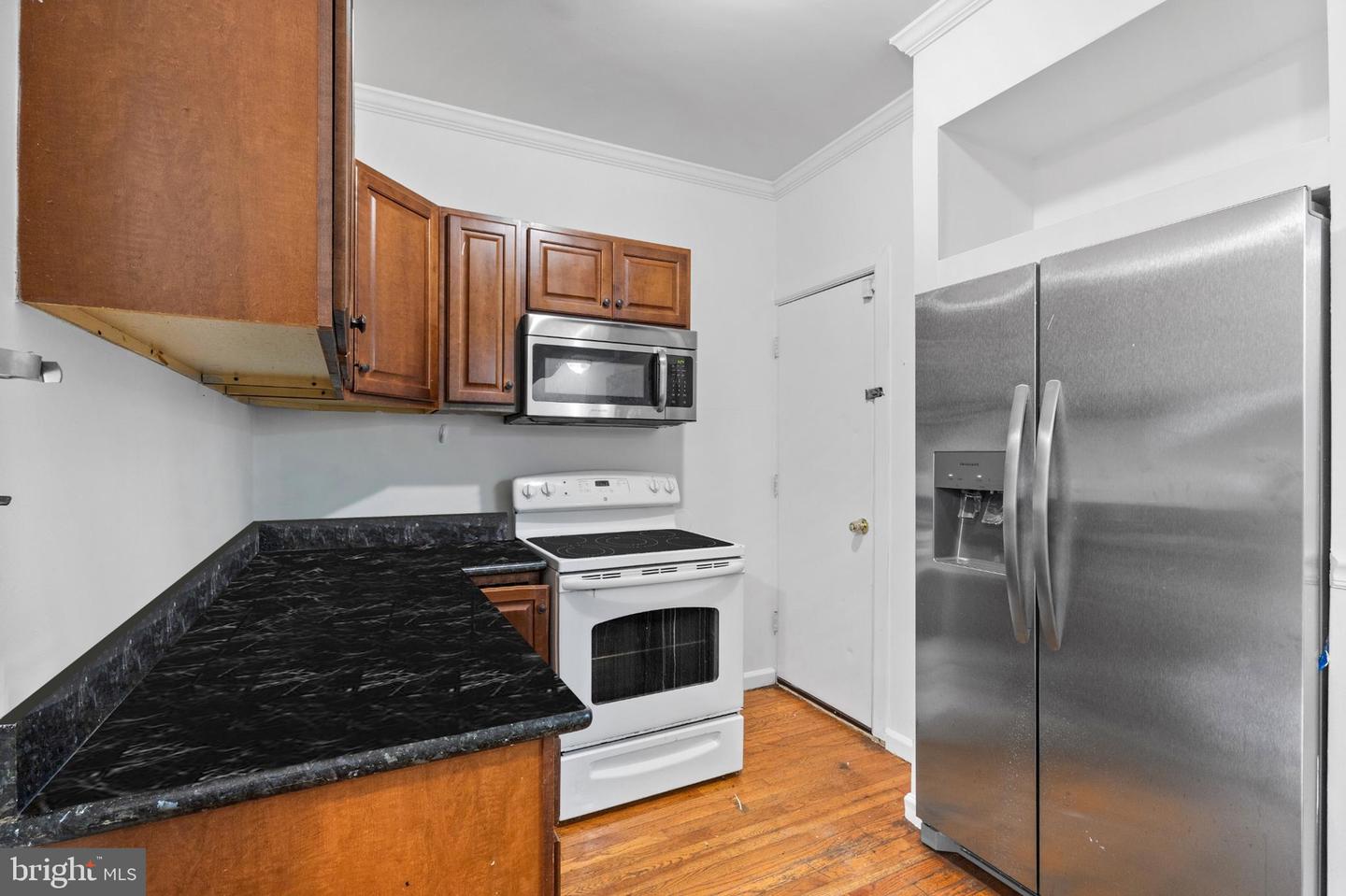 1625 W Montgomery Ave Property Photo 3