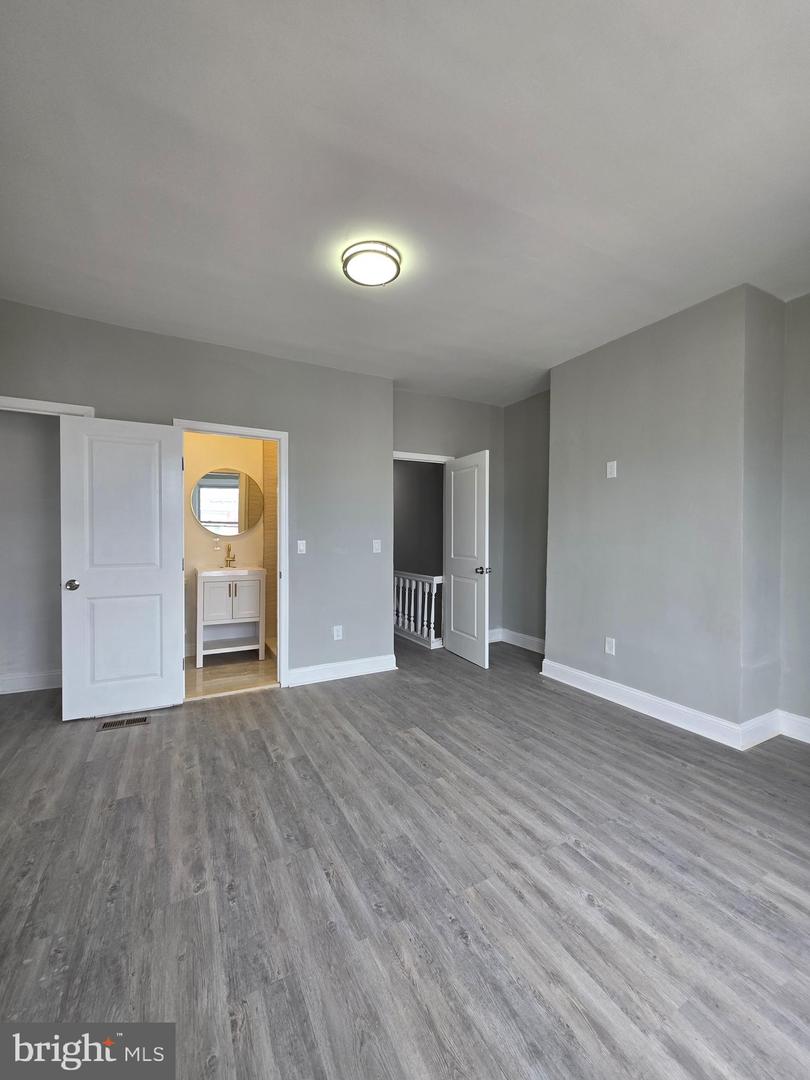 6026 Irving St Property Photo 14