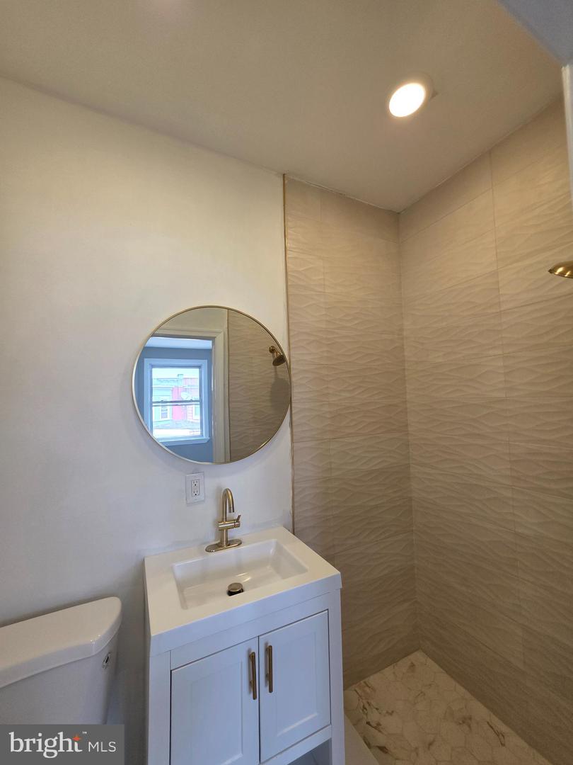 6026 Irving St Property Photo 16