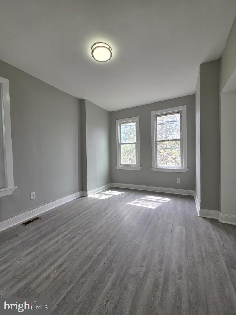 6026 Irving St Property Photo 20