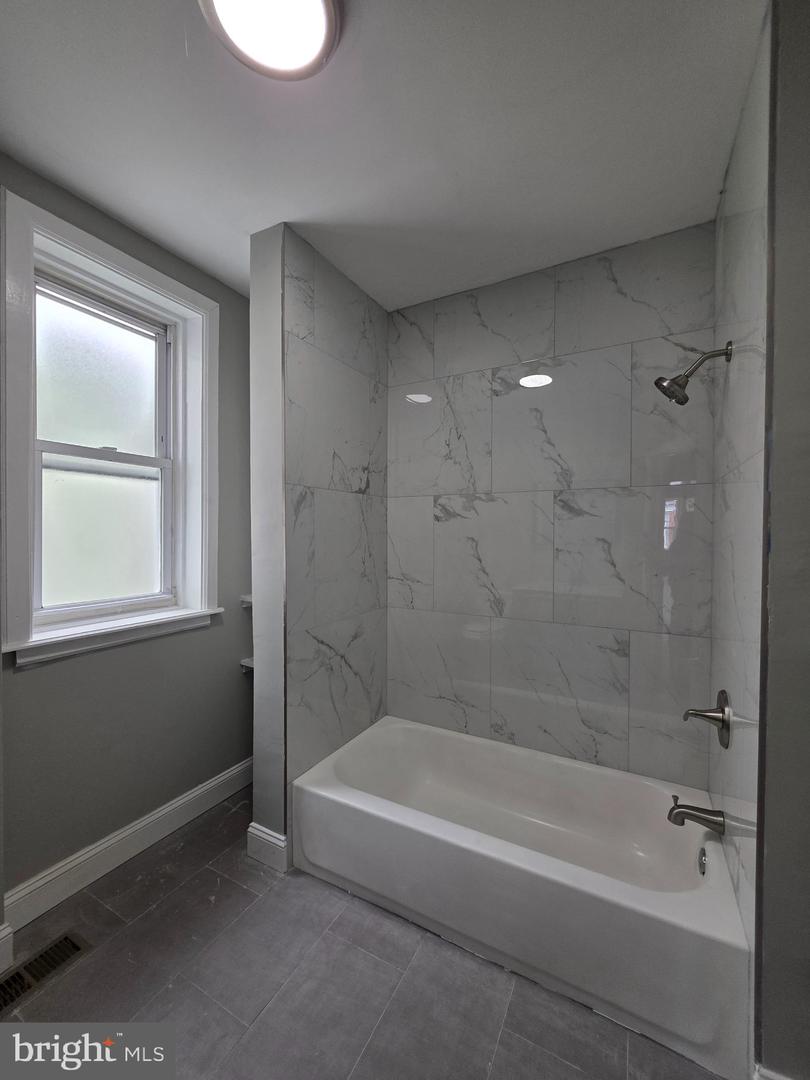 6026 Irving St Property Photo 24