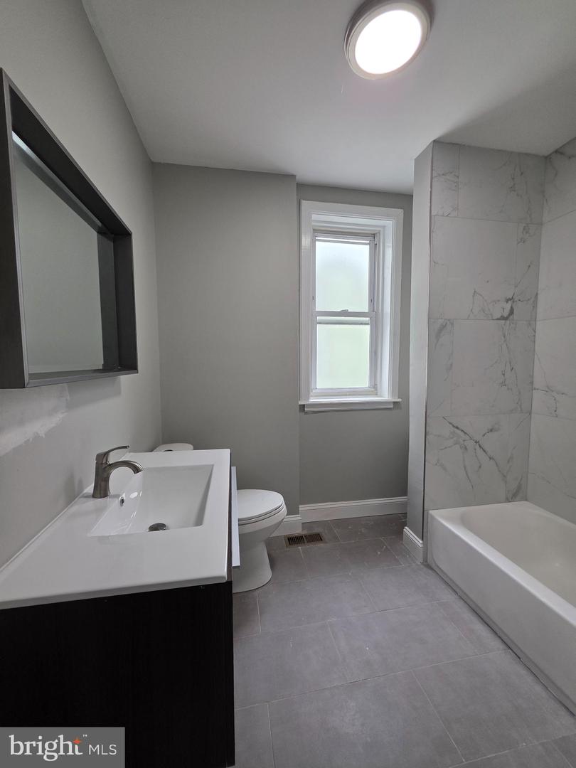 6026 Irving St Property Photo 25