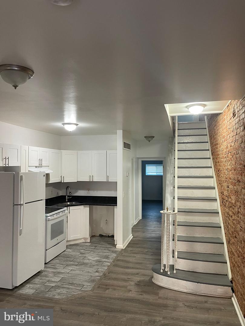 2042 Dennie St Property Photo 1