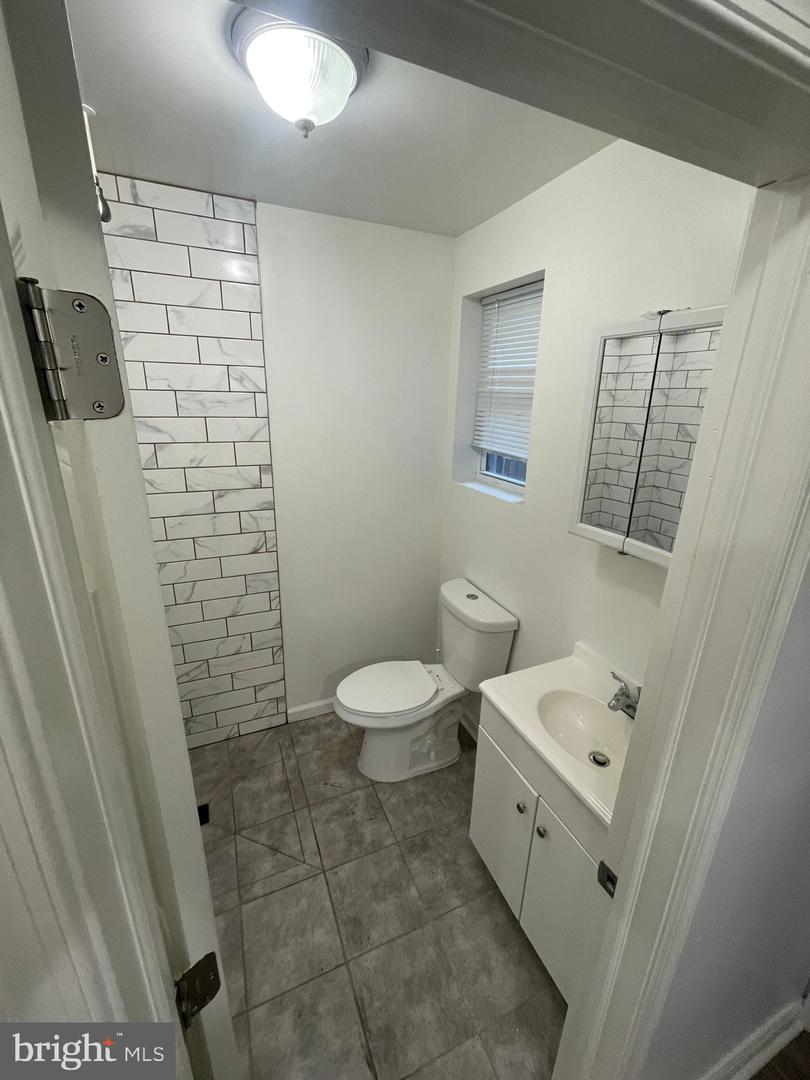 2042 Dennie St Property Photo 10