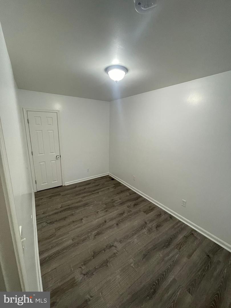 2042 Dennie St Property Photo 11