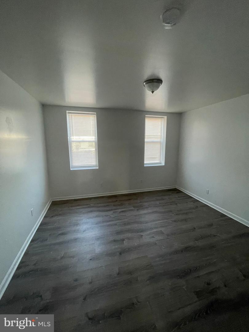 2042 Dennie St Property Photo 12