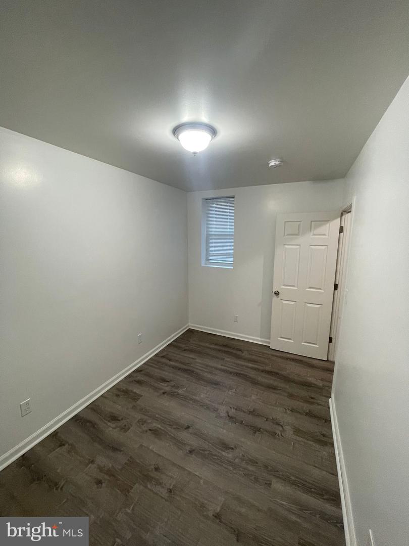 2042 Dennie St Property Photo 13