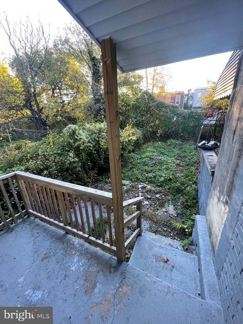 2042 Dennie St Property Photo 14