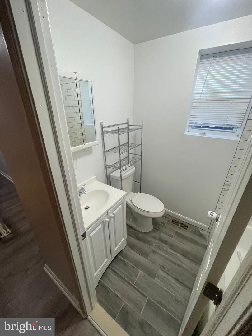 2042 Dennie St Property Photo 16