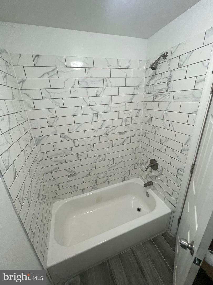 2042 Dennie St Property Photo 17