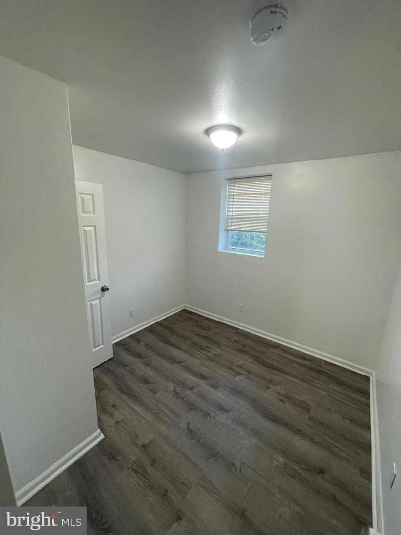 2042 Dennie St Property Photo 18