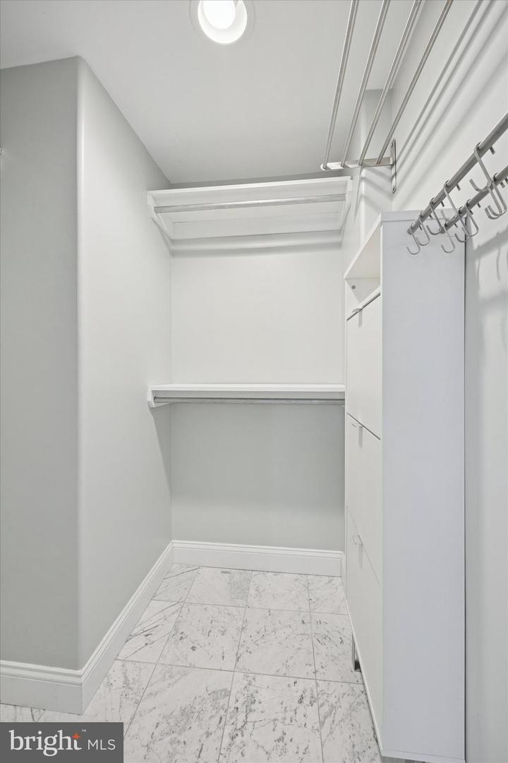 715 Rodman St Property Photo 8