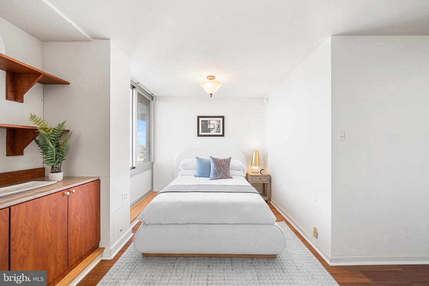 604-36 S Washington Sq #2606 Property Photo 11