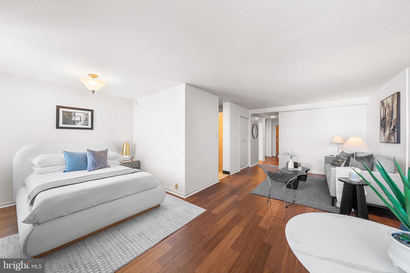 604-36 S Washington Sq #2606 Property Photo 13