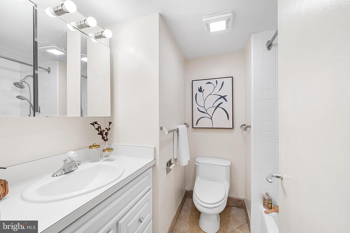 604-36 S Washington Sq #2606 Property Photo 25
