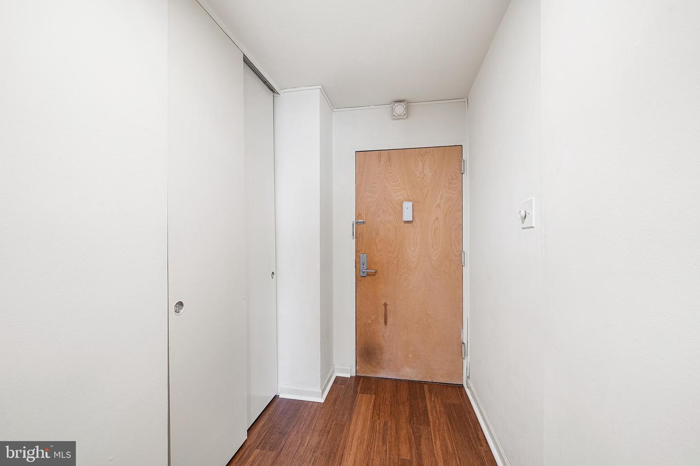 604-36 S Washington Sq #2606 Property Photo 27