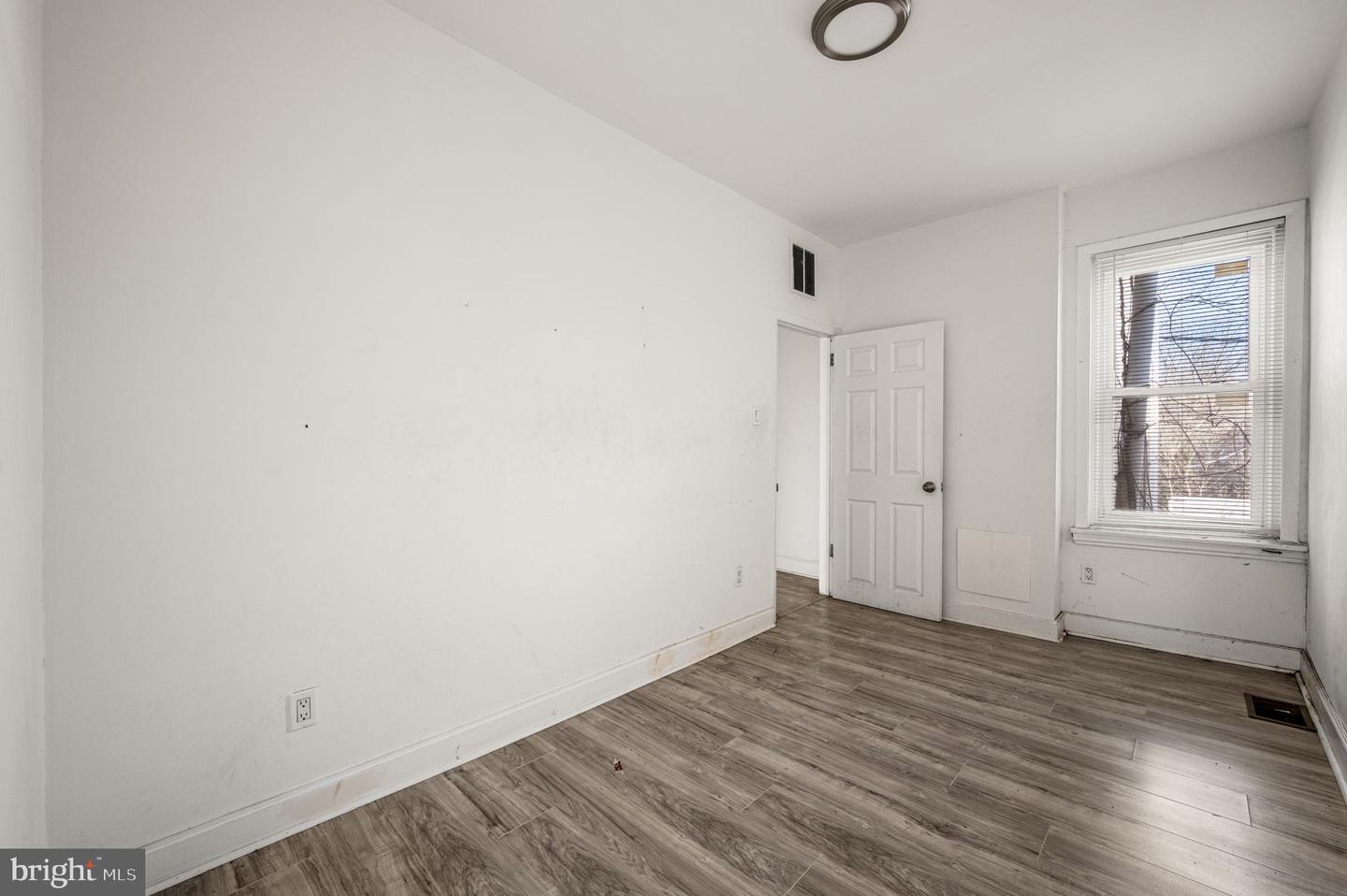 1437 S 47th St Property Photo 14