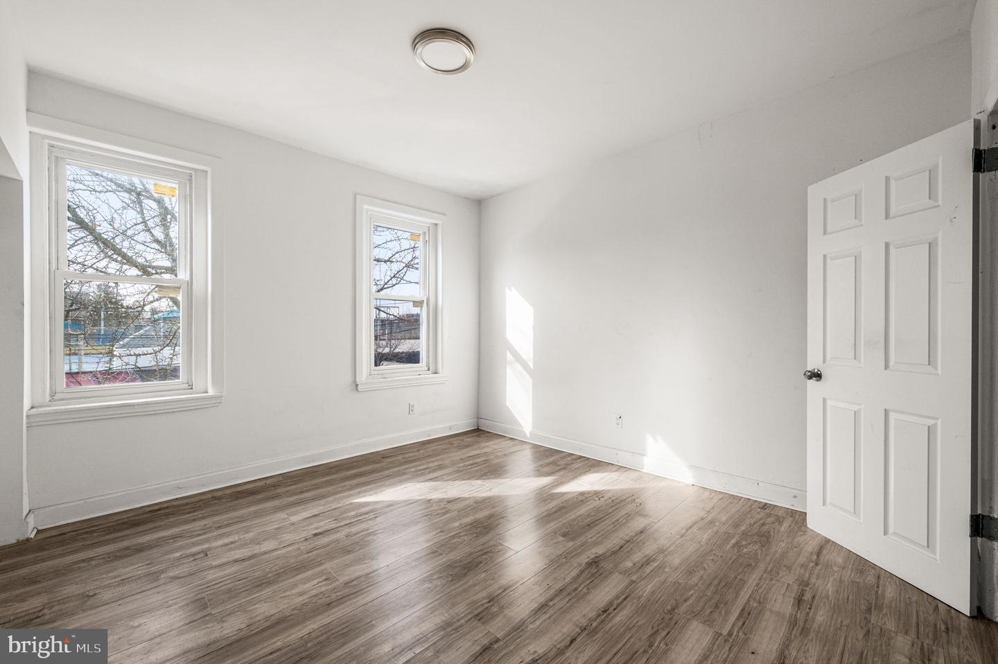 1437 S 47th St Property Photo 15
