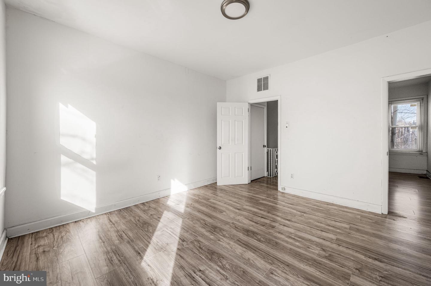 1437 S 47th St Property Photo 16